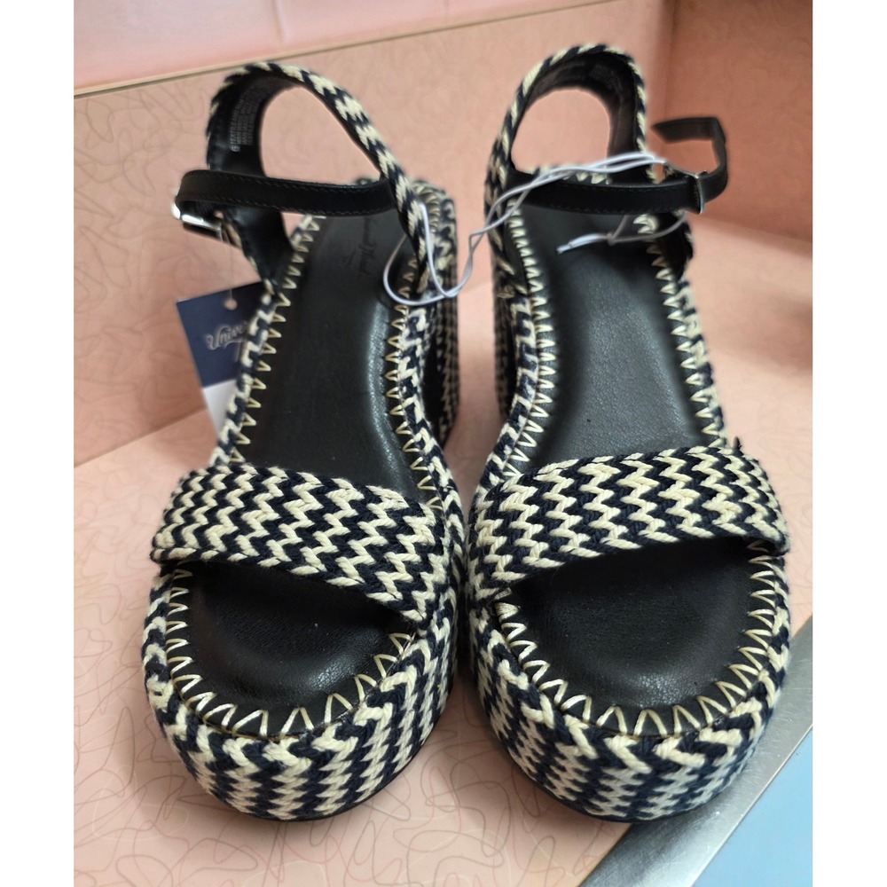 Universal Thread Madeline Black Chevron Platform Wedge Sandals Womens 6 NEW